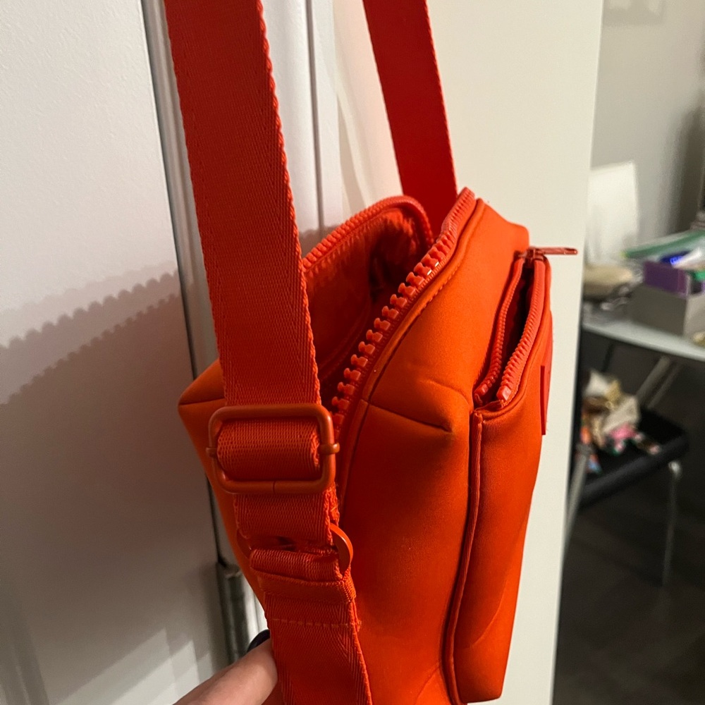 Dagne Dover Micah Bright Orange Crossbody with Front Zip Pocket EUC - Picture 5 of 16